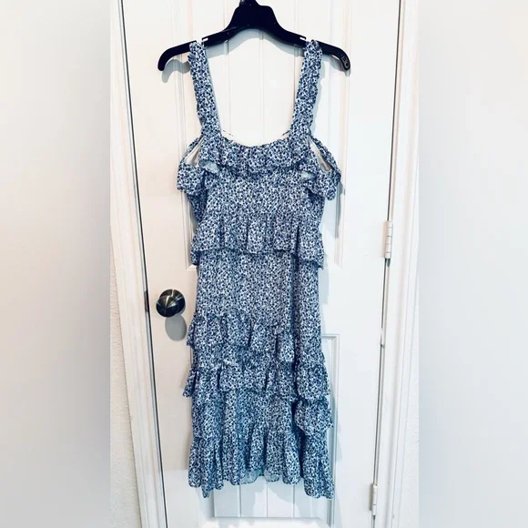 Alexia Admor Blue Ivory Floral Tiered Ruffle Dress Sz 4 Alexia Admor Blue Ivory Floral Tiered Ruffle Dress Sz 4